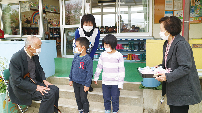 マスクをプレゼント