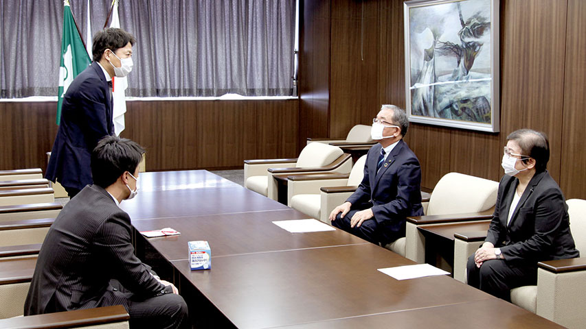 伯和マスク寄付