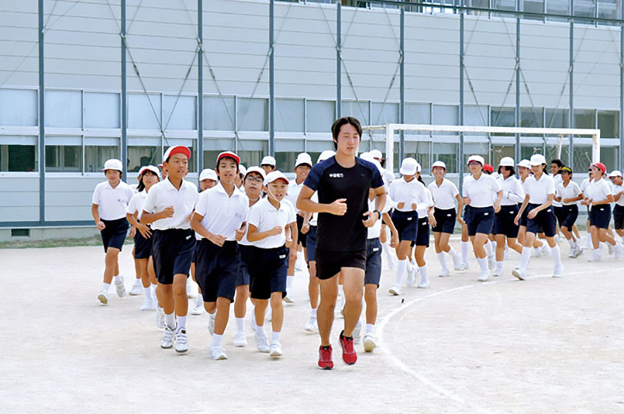駅伝で相手思いやる心学ぶ 御薗宇小で人権スポーツ教室 東広島デジタル