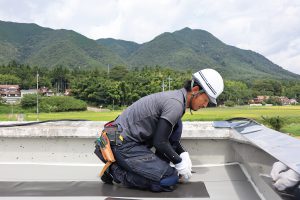 美建屋上防水工事中01