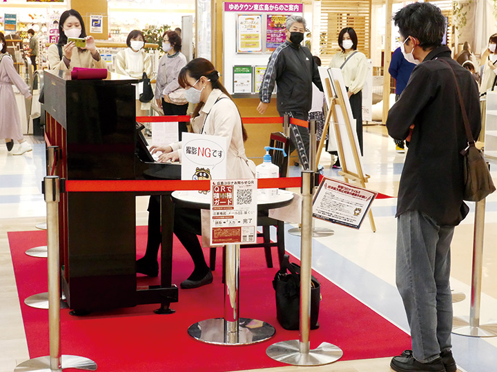 熱気あふれるストリートピアノ