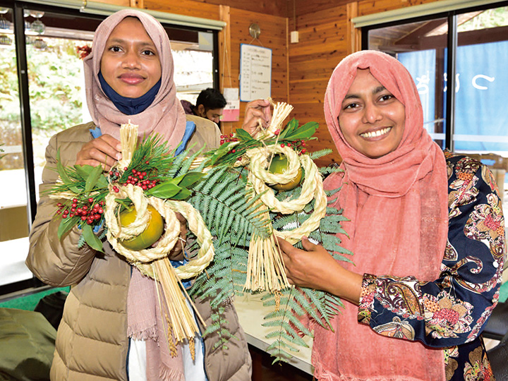 東広島の各所でしめ縄作り