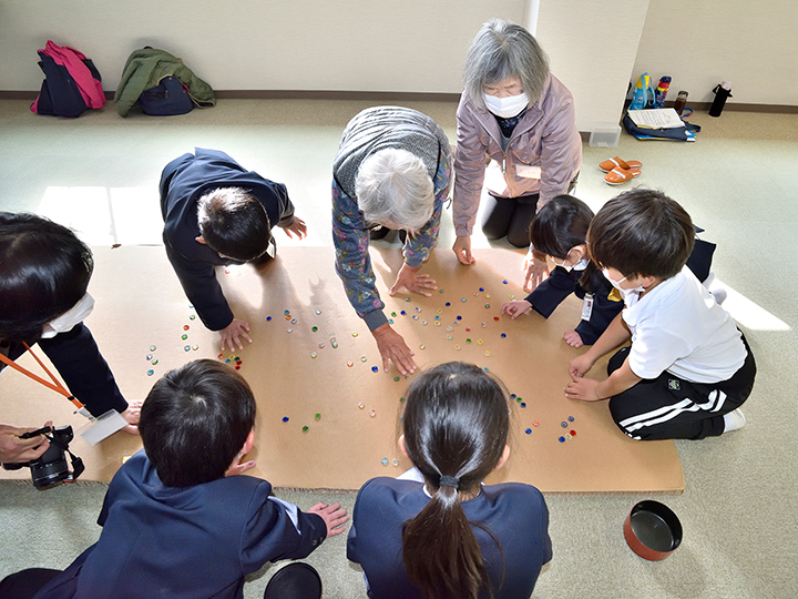 「昔遊び」で地域交流会
