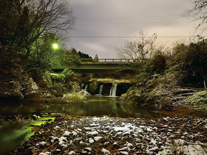 雪化粧の武士の滝