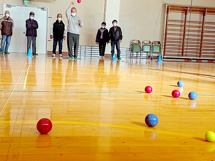 老人クラブ対抗のペタンク大会開催