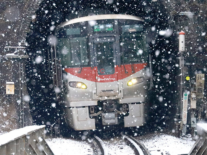 トンネルを抜けると雪国