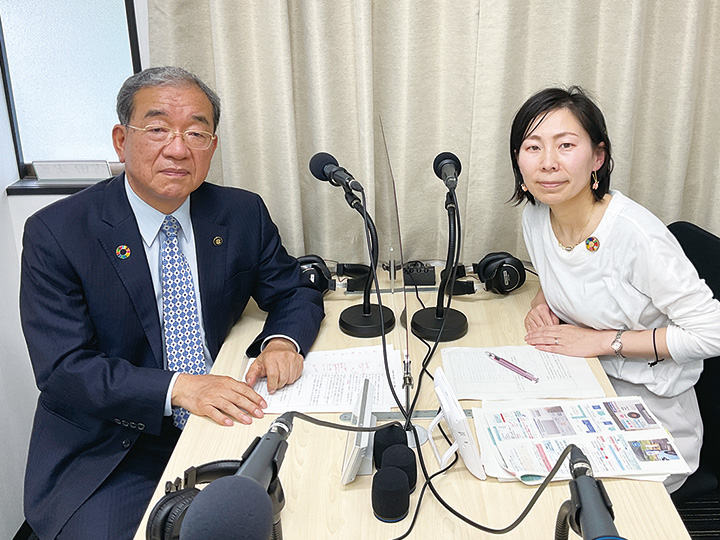 左から高垣市長、小倉さん