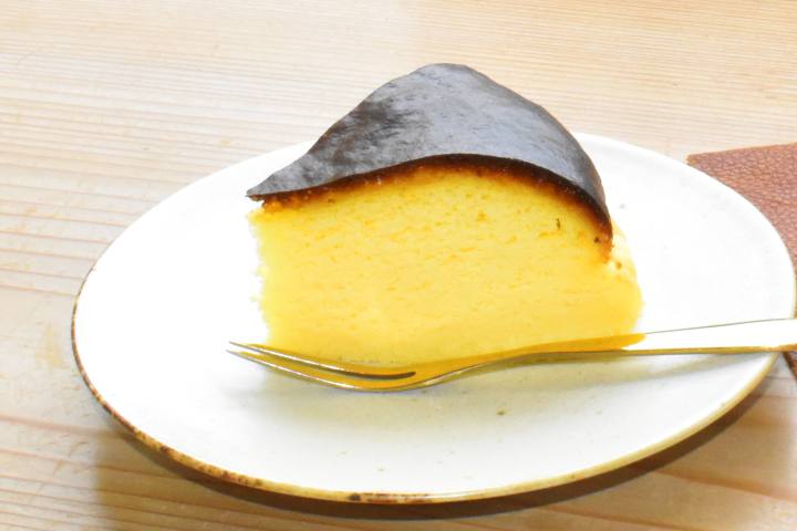 らくだ文庫のバスク風チーズケーキ