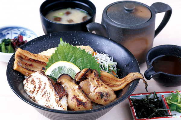 広島「はぶて焼き」丼