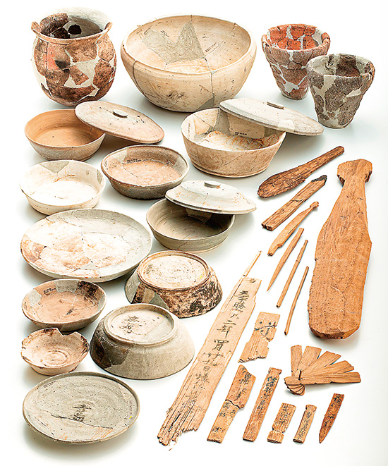 国の重要文化財に指定された安芸国分寺跡土坑出土品(提供・東広島市教育委員会)