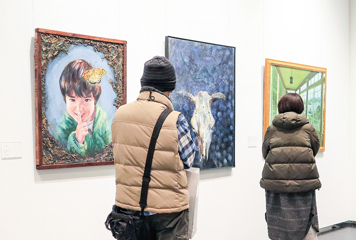 2月5日まで開かれている市美展(撮影・山北)