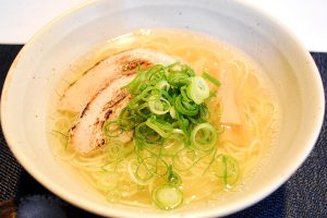 らーめんやのこだわり塩ラーメン