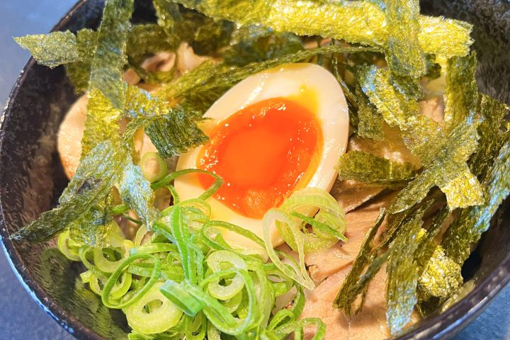 らーめんやのチャーシュー丼