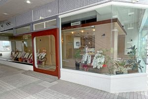 LALAPALETTE_店舗入り口_差し替え