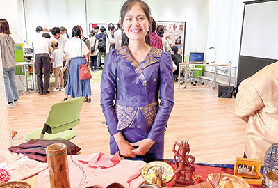 カンボジアの楽器などを紹介するコーナー（撮影・林）