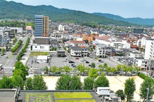 西条栄町の東広島市中央生涯学習センター跡地と周辺