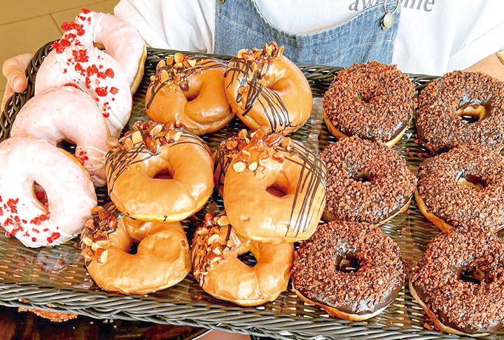 ドーナツのような揚げパン「マラサダリング」（提供写真）