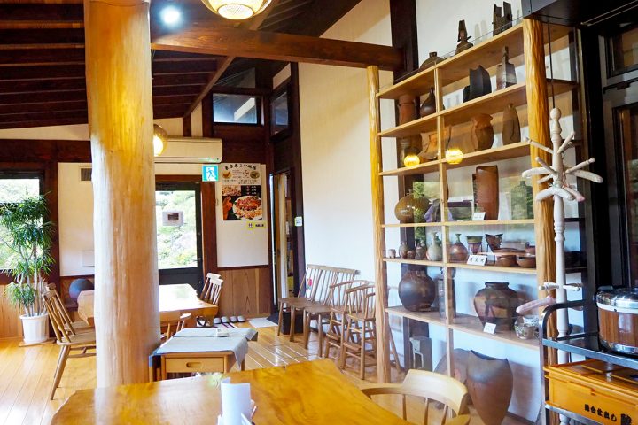 石庭の店内