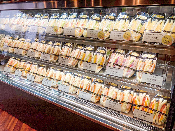 スイーツ系から総菜系まで品ぞろえ