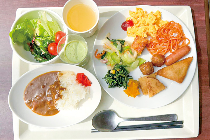 モーニングビュッフェ (平日)770円 (土・日・祝)880円、3歳~未就学児110円、2歳以下は無料