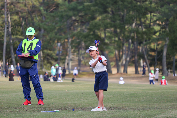 ベストスコア賞とアルバトロス賞に輝いた三ツ城小3年の大谷隼也さん（提供写真）