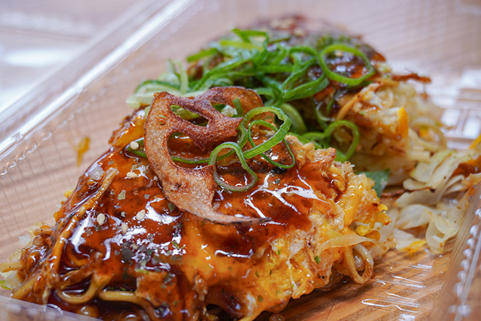 レンコンチップスとサムライねぎをトッピング