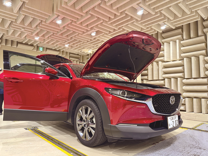 走行音を分析する音響実験室