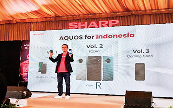 海外でもAQUOSブランドのスマートフォンを発売