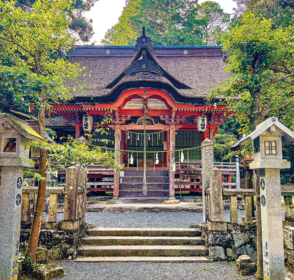 地点③　本宮八幡神社の拝殿