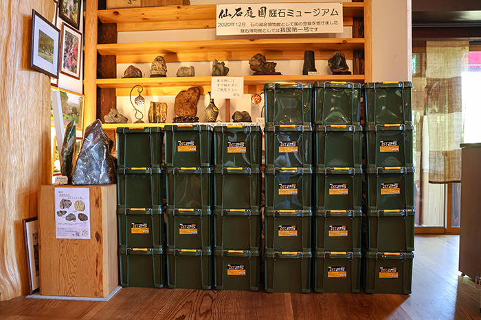 中学3年1900人の手紙や写真、思い出の品が詰まったタイムカプセル（撮影・𦚰）