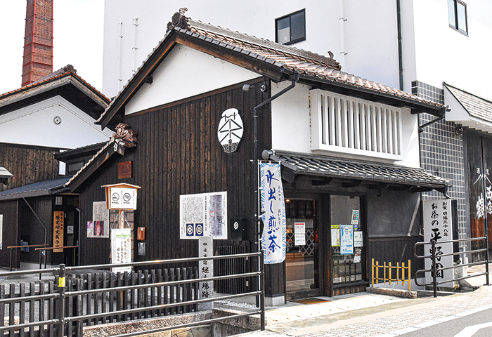 酒蔵通りにある「平野園」
