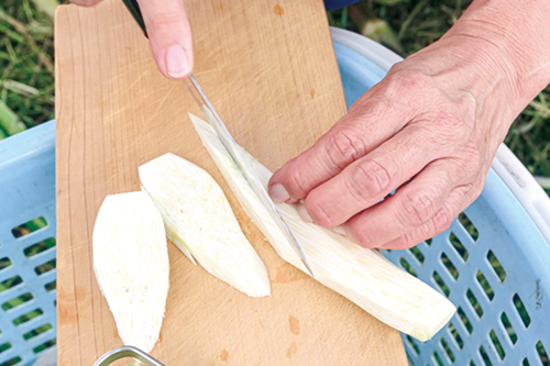 ３．カットして調理。