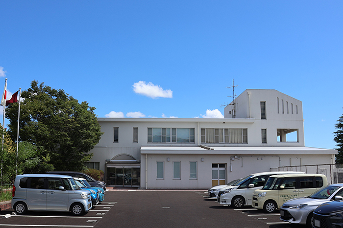 建物の2階部分が西部こども家庭センター東広島支所と少年サポートセンターひがしひろしまの拠点