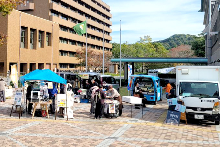 2511広大マルシェ昨年の様子