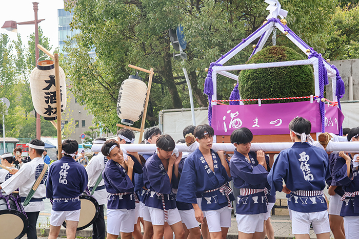 酒まつり2025のオープニングを飾る大酒神林行列