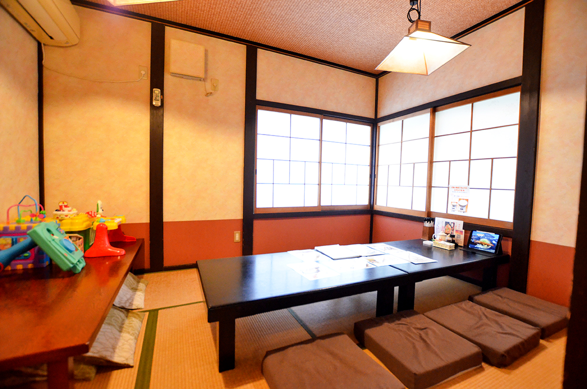 とんかつ海老料理しなのの店内