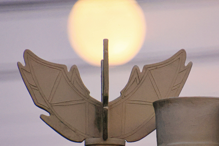 三ツ城古墳で月見