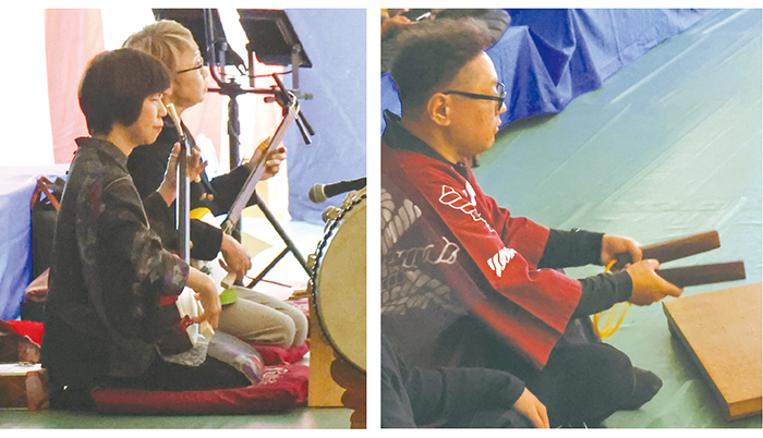 左が三味線、右が柝