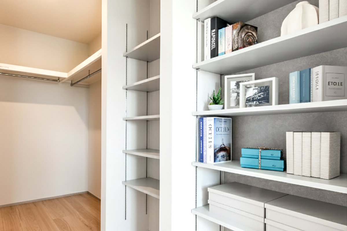 寝室の収納スペース