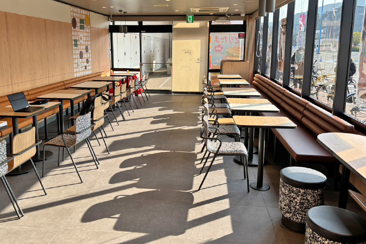 2603マクド学園店_店内写真