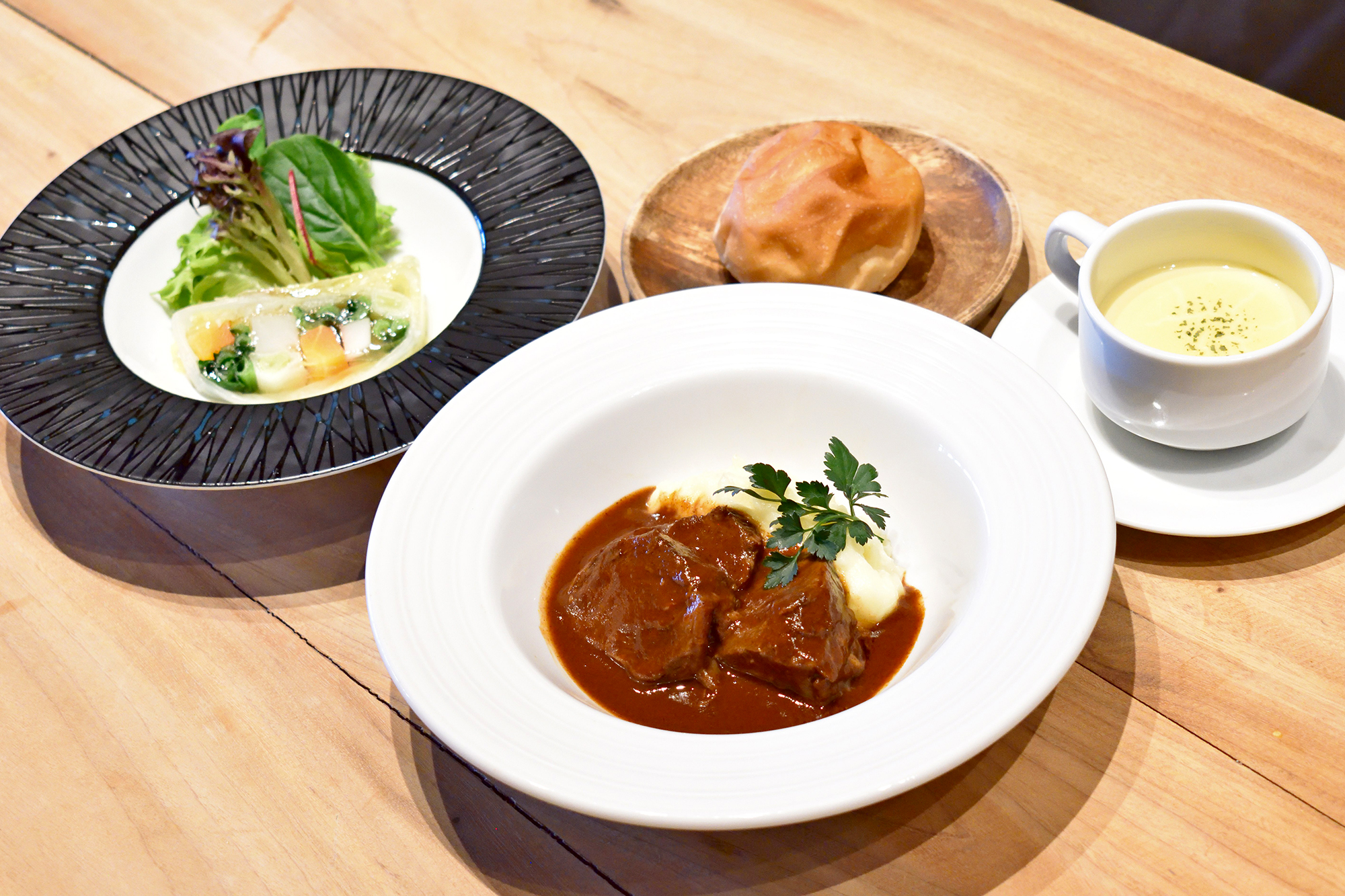 cafe bar THE EARTH カフェバー ジアース